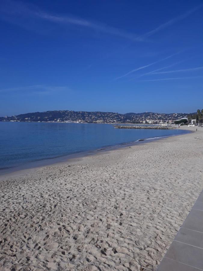 Le Palais Du Tropique Appartement Vue Mer 5E Etage Avec Ascenseur Juan-les-Pins Exterior photo